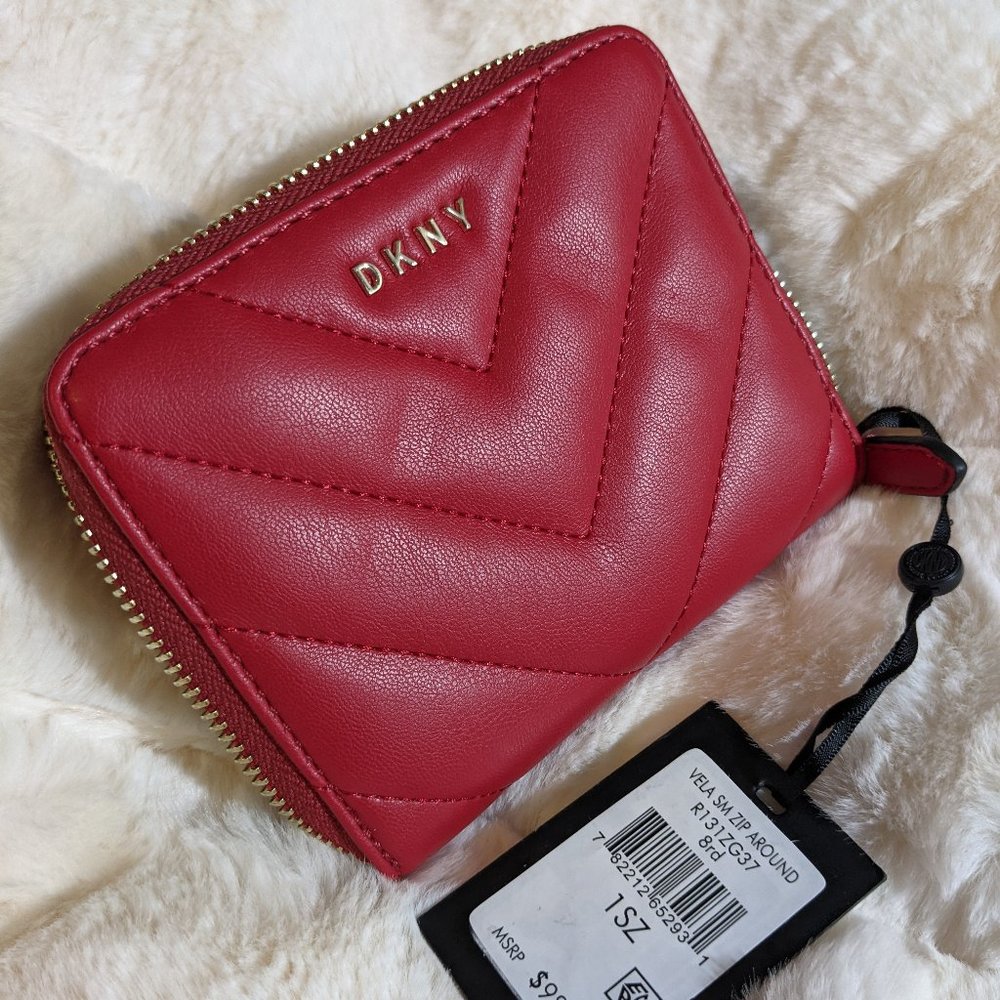 🆕🔥 DKNY Women's Red Vela Quilted Chevron Wallet, S, Red/Gold - Picture 3 of 6